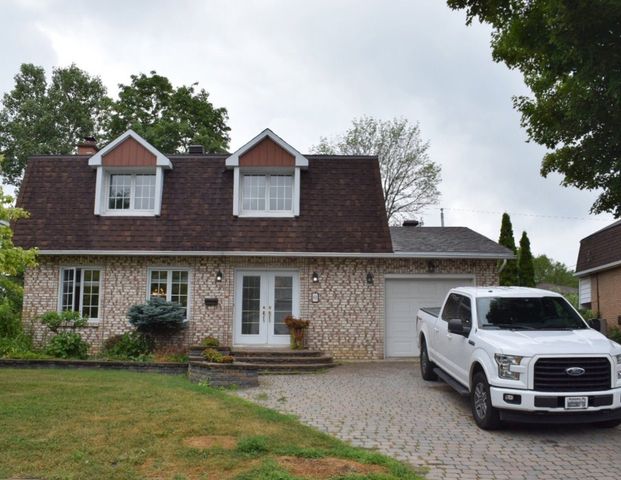 À louer / Maison à étages - Photo 1