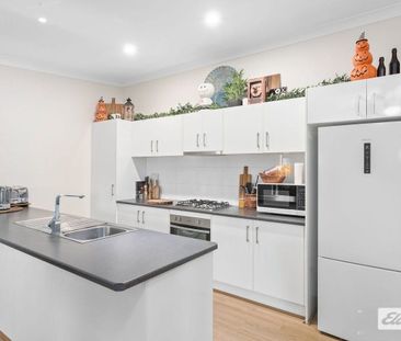 Low maintenance living in Loganholme - Photo 1