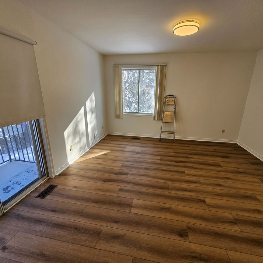 For Lease - 557 Lawrence Avenue, Toronto, Ontario - Photo 1