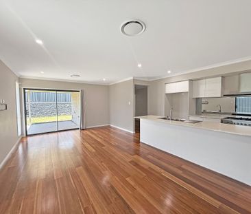 SPACIOUS 4 BEDROOM FAMILY HOME IN A SOUGHT-AFTER BILLY'S LOOKOUT ES... - Photo 6