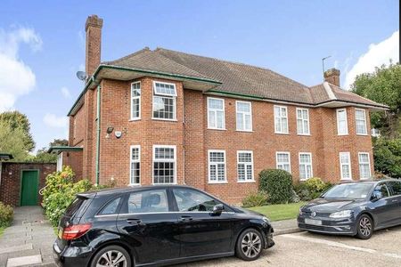 Belmont Close, Cockfosters, EN4 - Photo 2