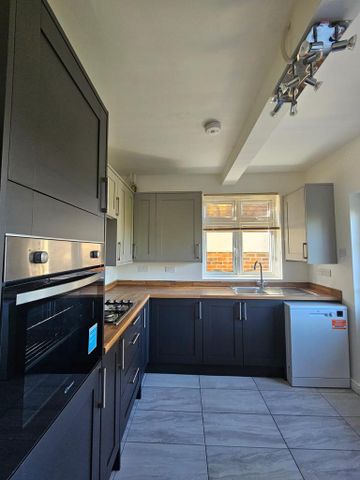 4 bedroom house to rent - Photo 2