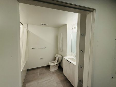 For Lease - 2485 Eglinton Avenue Unit# 612, Mississauga, Ontario - Photo 2