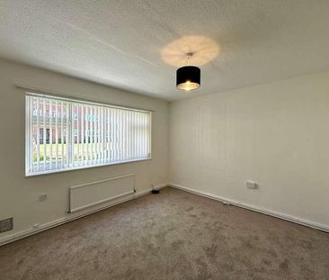 Nicholas Road, Blundellsands, Liverpool, L23 - Photo 2