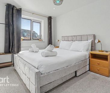 4 bedroom detached house to rent - Photo 5