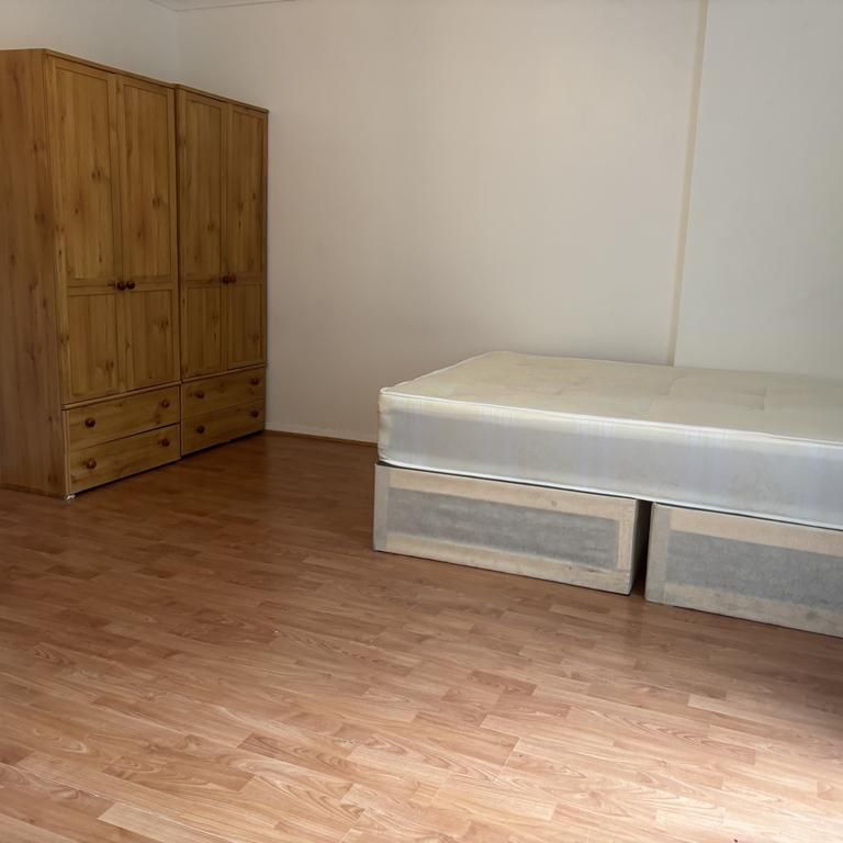 House share to rent - Photo 1