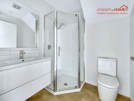 Like New in Westgate! - Photo 4