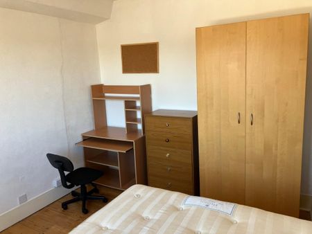 4 bedroom terraced house to rent - Photo 3