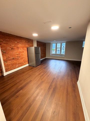 228 King Street West apartment — Hamilton, ON (2-Bedroom) - 2 Bedroom - Photo 2