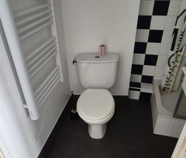 Studio 2ème étage avec ascenseur centre ville Toulon - Idéal pour é... - Photo 6