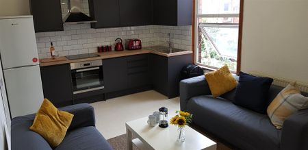 Christina Terrace, Bristol - Photo 2