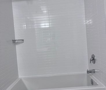 For Lease - 3200 William Colston Avenue Unit# 403, Oakville, Ontario - Photo 2