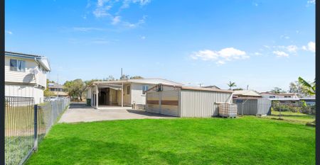 Spacious Three Bedroom Home in Kippa-Ring! - Photo 2