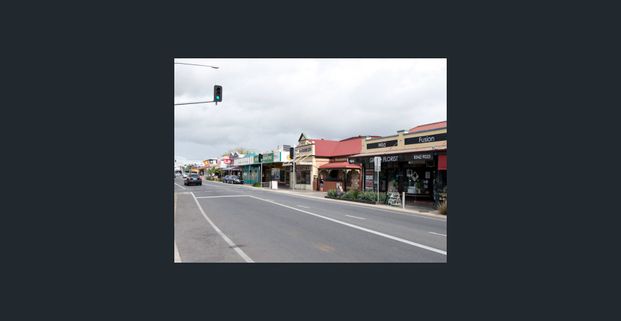 Fully renovated 1 bedroom unit in a great location! - Photo 1