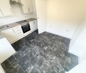 2 bedroom maisonette to rent - Photo 4