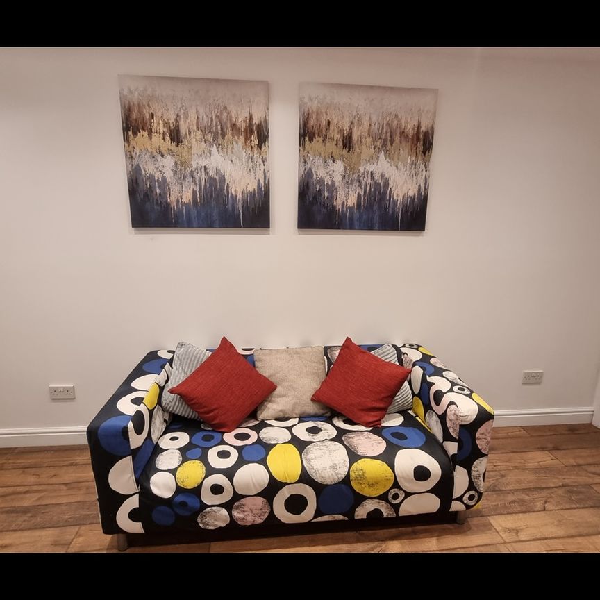 1 Bed Flat, Grosvenor Rd, BS2 - Photo 1