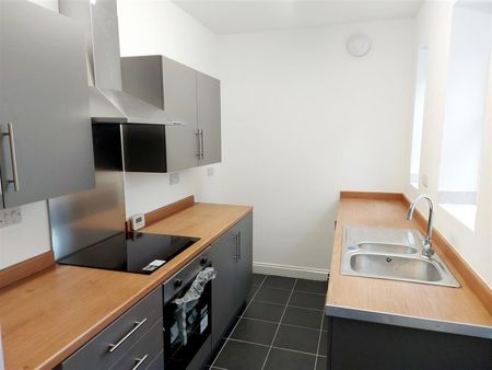 2 Bedroom House - Mid Terrace - Photo 3