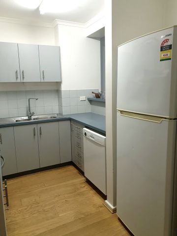 4-bedroom shared unit / apartment, Winifred St - Photo 4