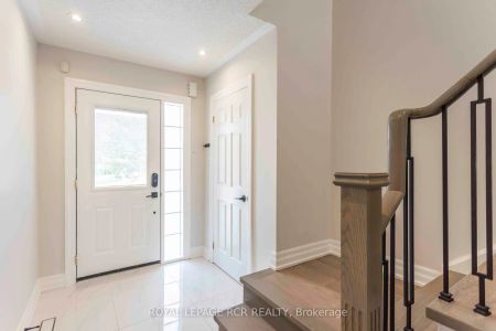Condo Townhouse For Lease | N9256468 - Photo 2
