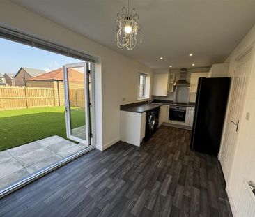 3 bedroom detached house to rent - Photo 2