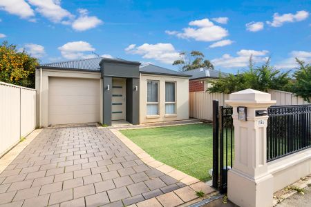 LOW MAINTENANCE 3 BEDROOM HOME ! - Photo 5