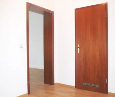 Top saniert zum Neubezug --- Attraktive, ruhige 2-Raum-Wohnung mit ... - Photo 1