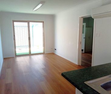 Handy Redcliffe Location - Photo 1