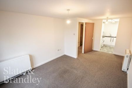 2 bedroom apartment to rent - Photo 4