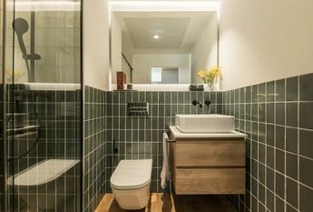 Calle de la Farmacia, Madrid, Community of Madrid 28004