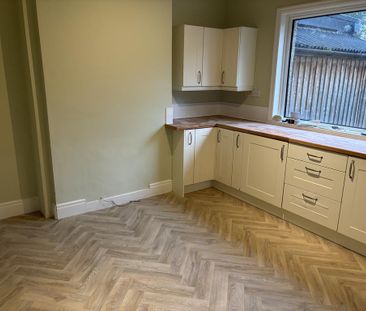 3 bedroom semi-detached house to rent - Photo 5