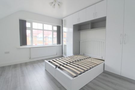 1 bedroom Property to rent - Photo 2
