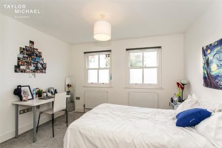 4 bedroom terraced house to rent - Photo 5