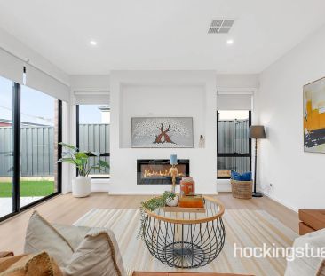 GREAT FAMILY HOME IN PRIME LOCATION - Photo 1