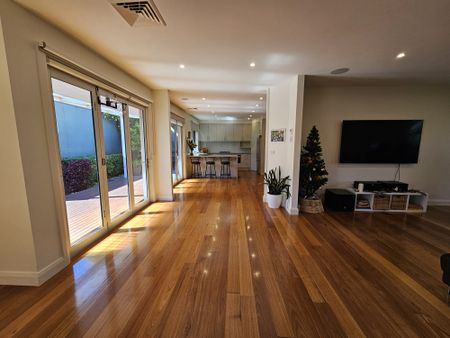 2/34 Loranne Street, Bentleigh VIC 3204 - House For Rent | Domain - Photo 3