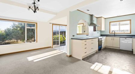 Spacious home - Photo 5