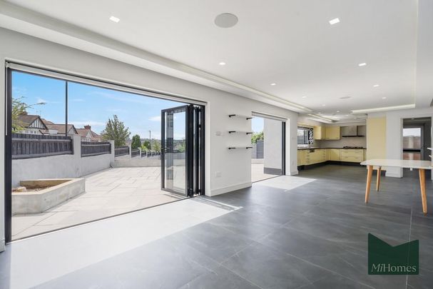 5 bedroom detached house to rent - Photo 1