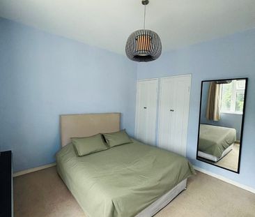 Room in a Shared Flat, Stunning Double Room In South Kensin, SW3 - Photo 1