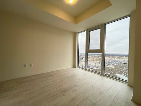 For Lease - 9000 Jane Street Unit# 2420, Vaughan, Ontario - Photo 4