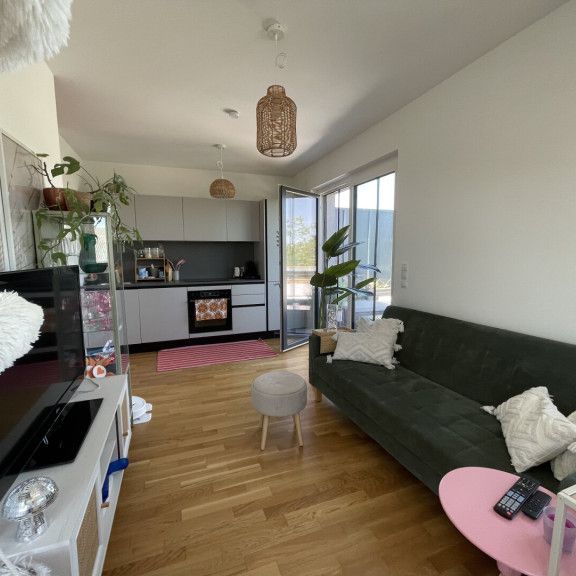 Neuwertige Dachgeschoßwohnung mit Terrasse in Wiener Neustadt! - Photo 1