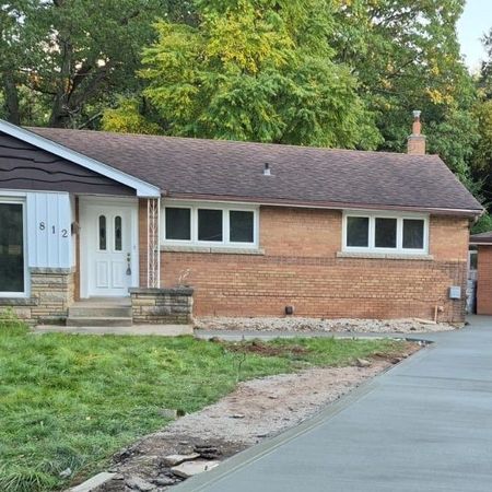 For Lease - 812 Tanager Avenue, Burlington, Ontario - Photo 3