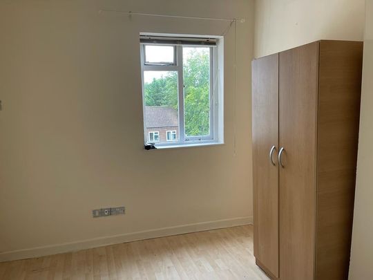Room in a Shared House, Milton Road, LU1 - Photo 1