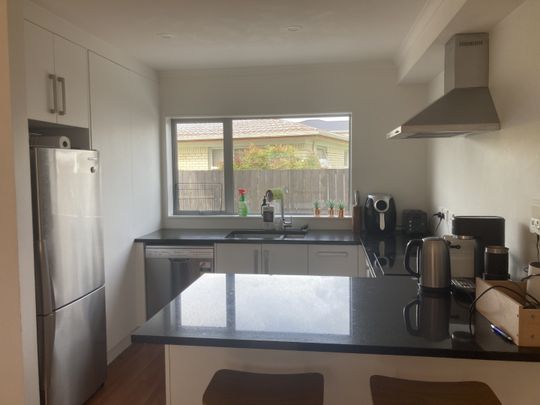 Apartment on May. - Photo 1