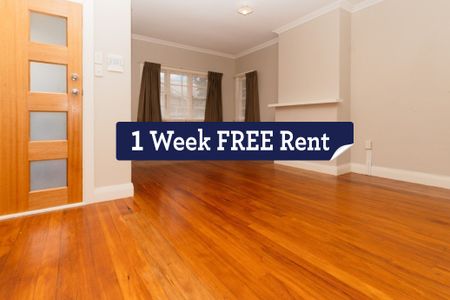 3 Bedroom brick and tile beauty - Photo 2