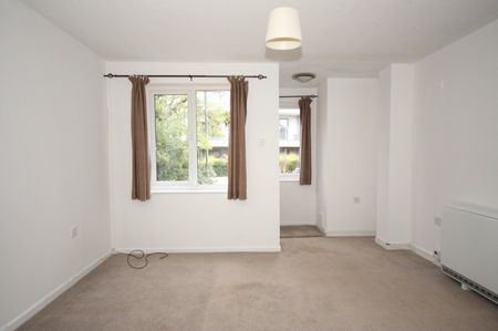 Waverley Court, Woking - Photo 4