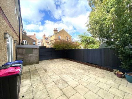 2 bedroom semi-detached house to rent - Photo 2