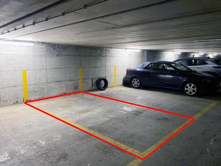 GERENOVEEERD Appartement 3e verdiep in hartje Sint-Kruis met autostandplaats - Foto 5