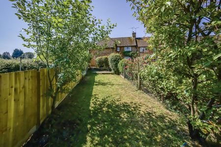 2 bedroom ground floor maisonette to rent - Photo 5