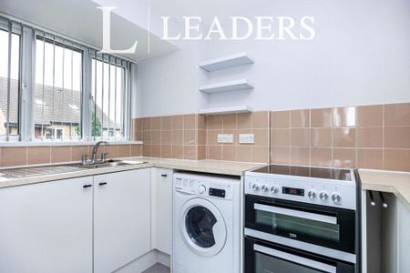 1 bedroom house to rent Bradfield Close, Guildford, GU4 - Photo 3