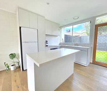 Modern Living - Photo 4