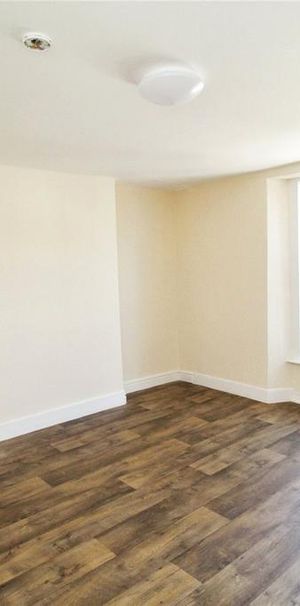 6 bedroom terraced house to rent - Photo 1